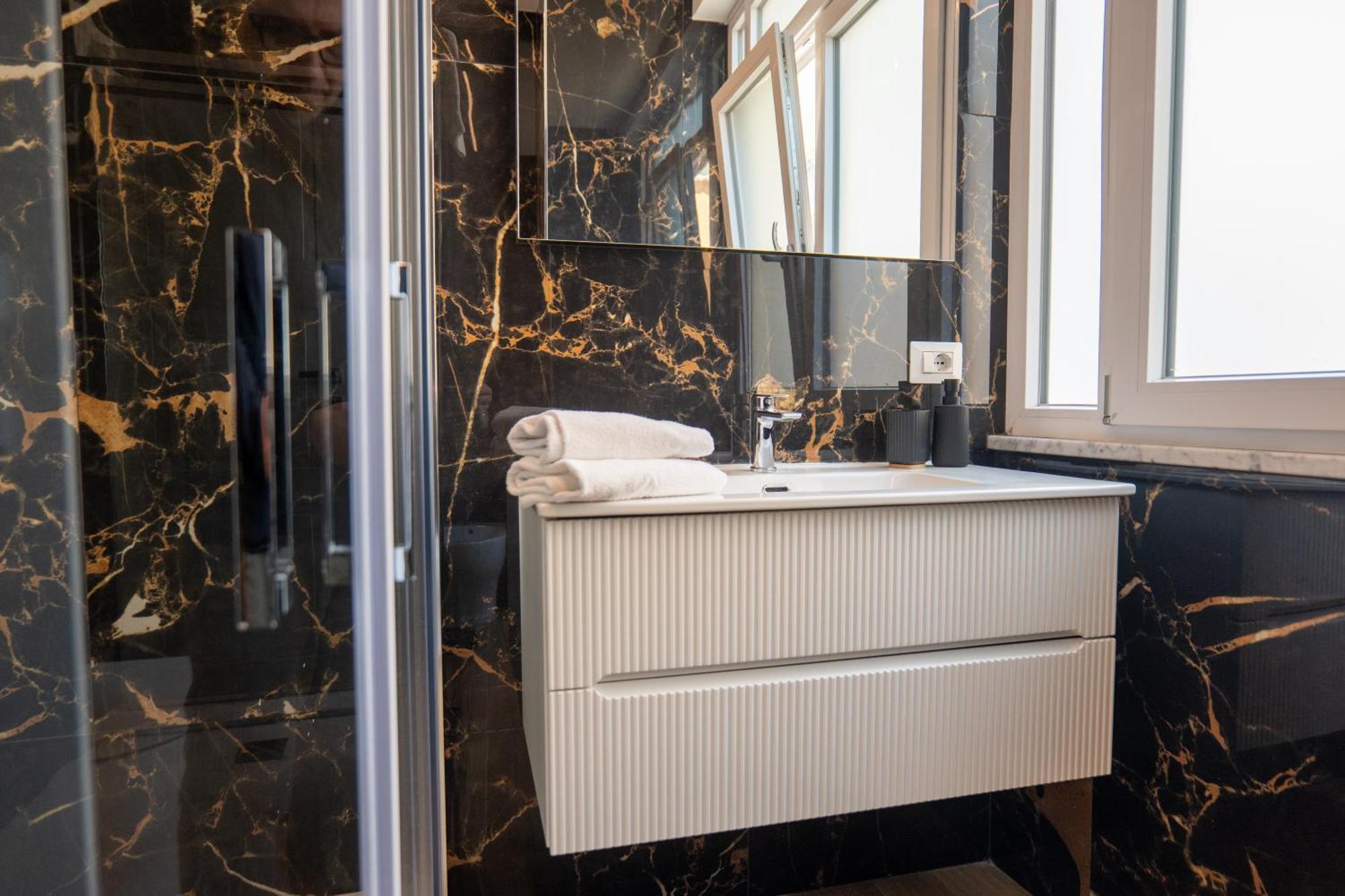 Relais San Demetrio - Modern & Central Rooms Salerno Ngoại thất bức ảnh