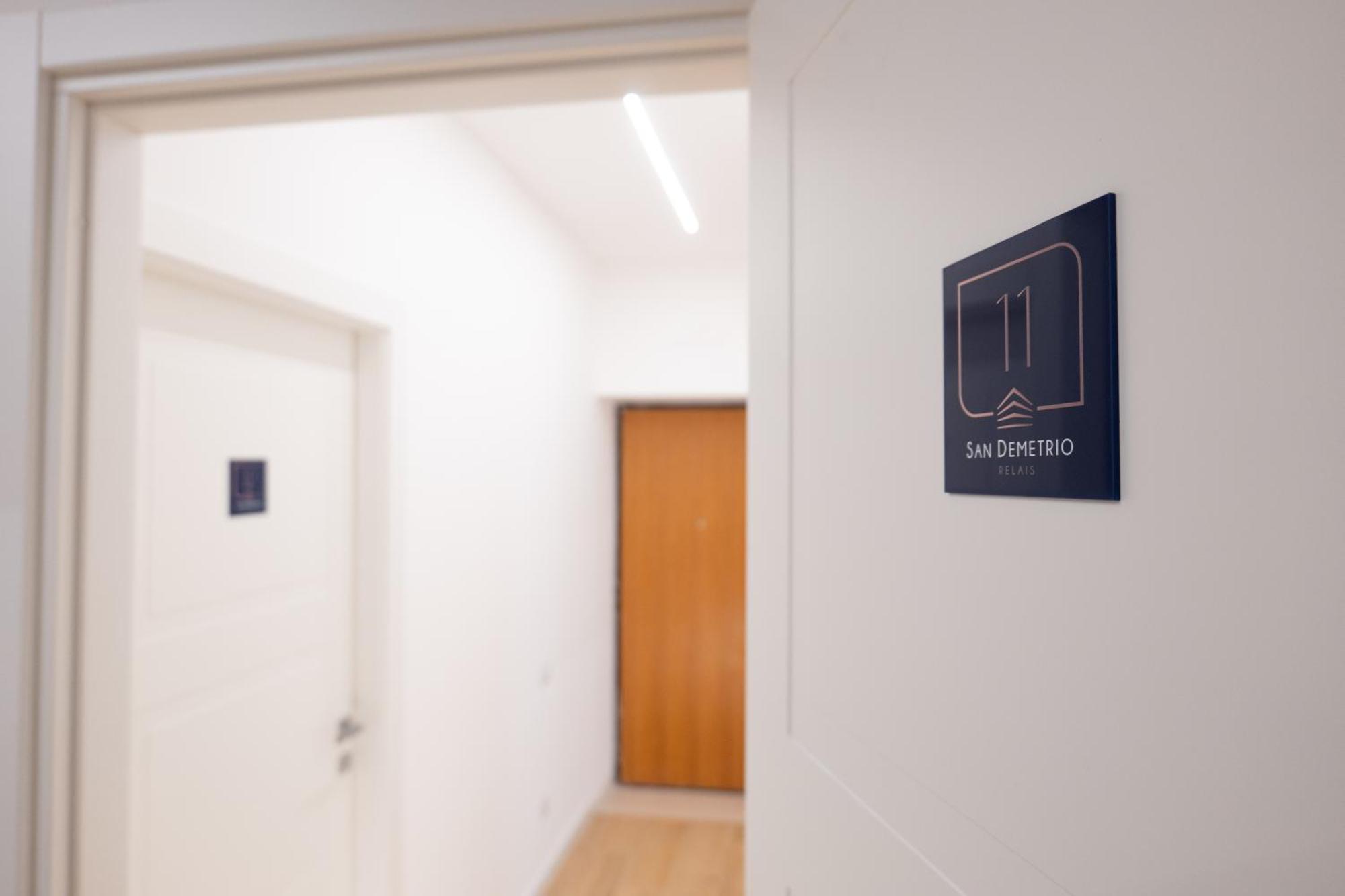 Relais San Demetrio - Modern & Central Rooms Salerno Ngoại thất bức ảnh