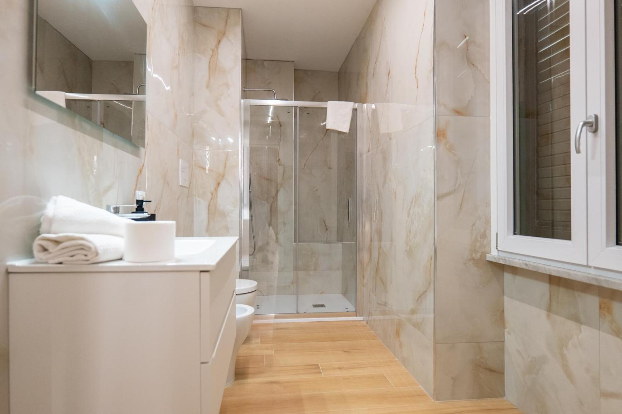 Relais San Demetrio - Modern & Central Rooms Salerno Ngoại thất bức ảnh