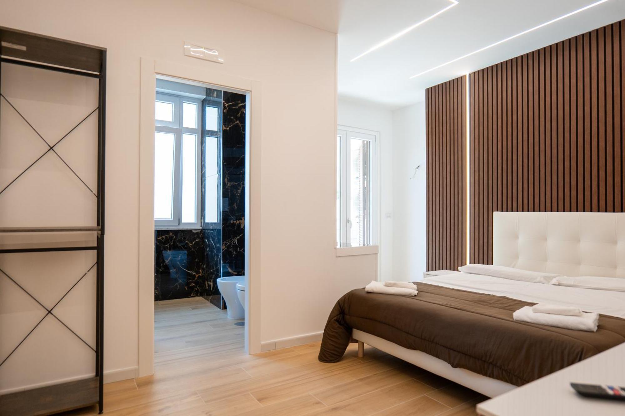 Relais San Demetrio - Modern & Central Rooms Salerno Ngoại thất bức ảnh